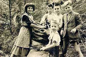 Franco-Thamer_Kinderbild_Gruppe_300x200px.jpg